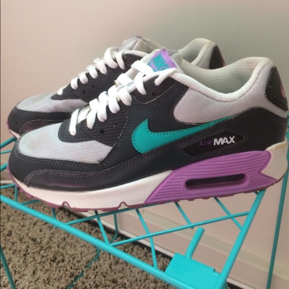 Girls size 4.5 Nike air max